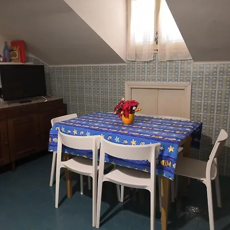 With 3 Bedrooms In With Wonderful Sea View Terrace And Wifi 40 M From The Beach