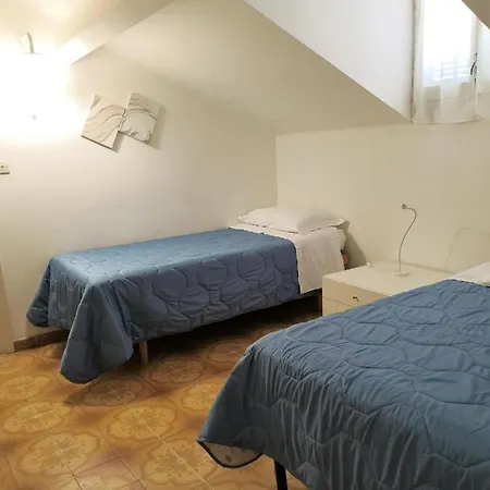 With 3 Bedrooms In With Wonderful Sea View Terrace And Wifi 40 M From The Beach Apartamento *