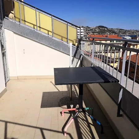 With 3 Bedrooms In With Wonderful Sea View Terrace And Wifi 40 M From The Beach San Remo